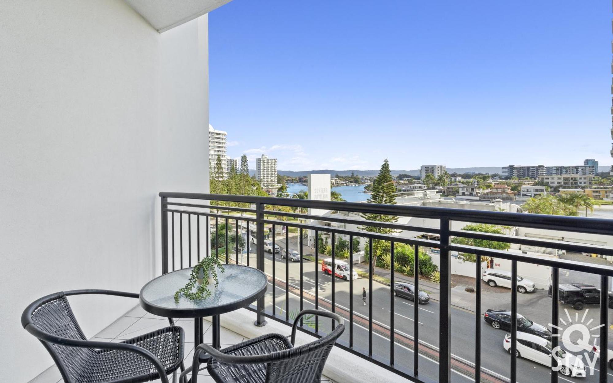Chevron Renaissance Surfers Paradise Mid Week Madness Deal - Q Stay Guldkusten Exteriör bild