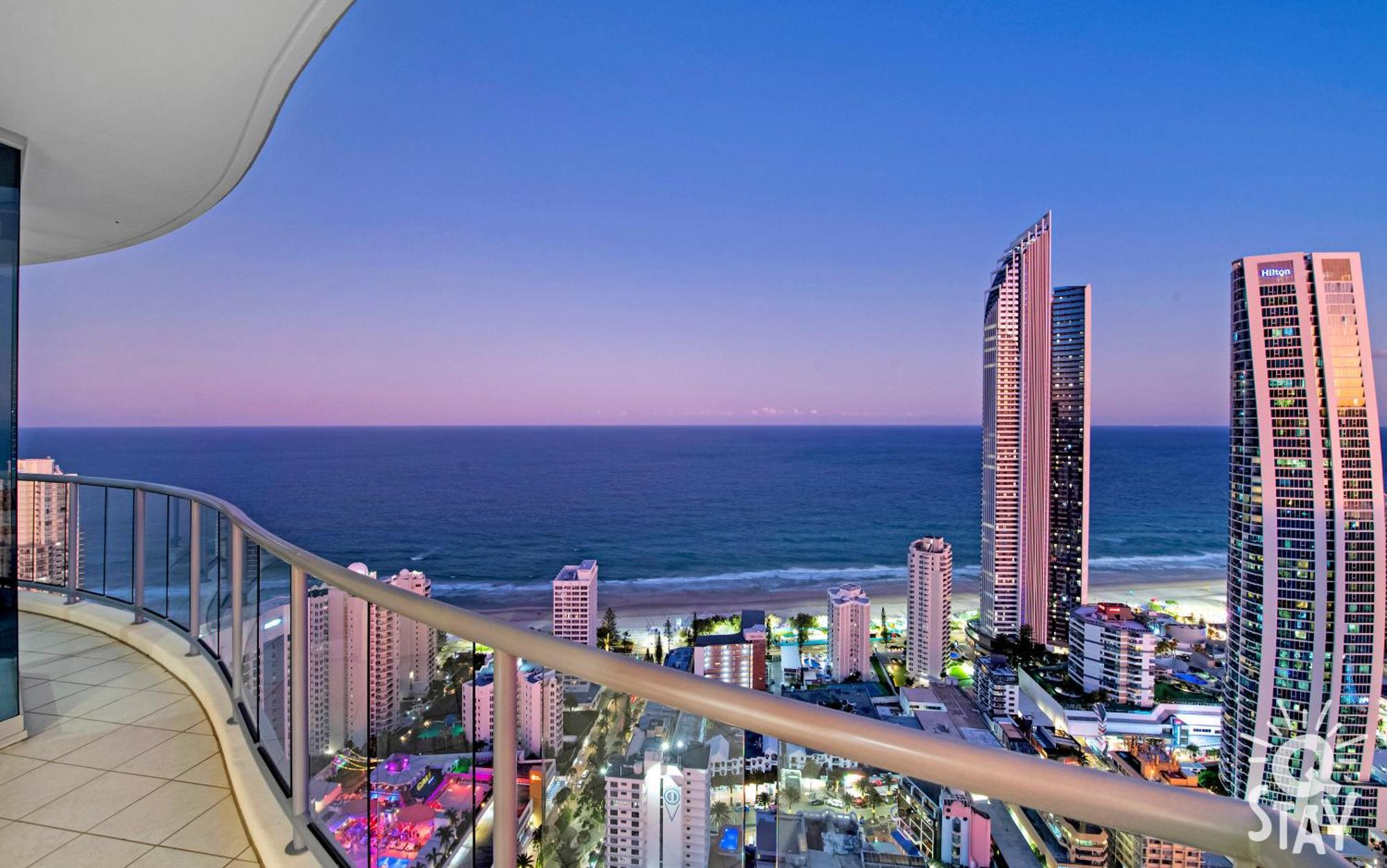 Chevron Renaissance Surfers Paradise Mid Week Madness Deal - Q Stay Guldkusten Exteriör bild