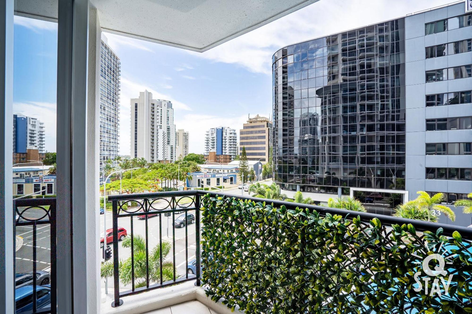 Chevron Renaissance Surfers Paradise Mid Week Madness Deal - Q Stay Guldkusten Exteriör bild